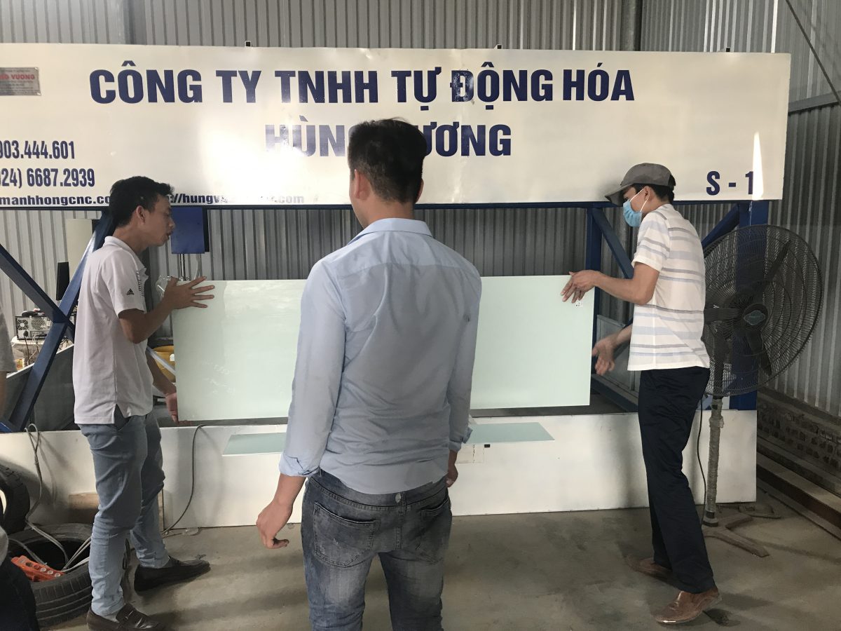 Máy phun sơn tự động 