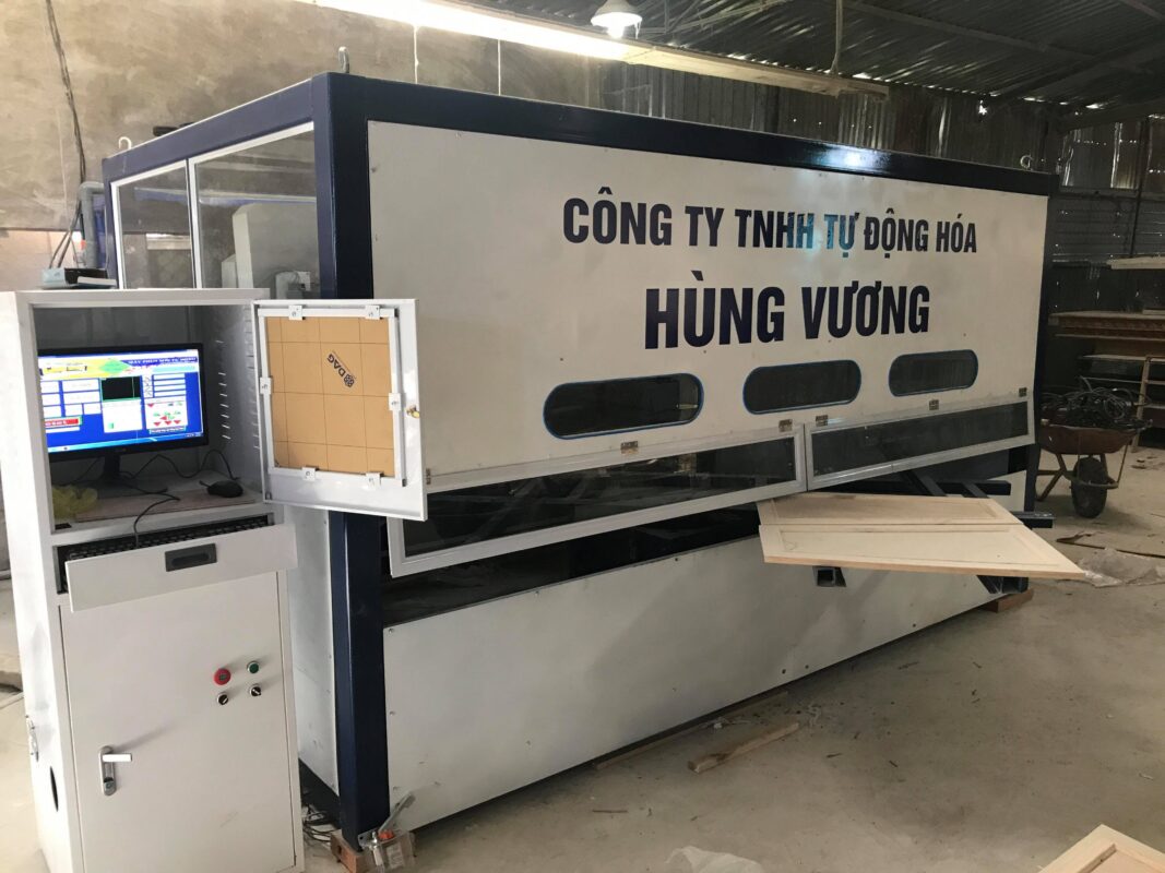 Máy phun sơn tự động 