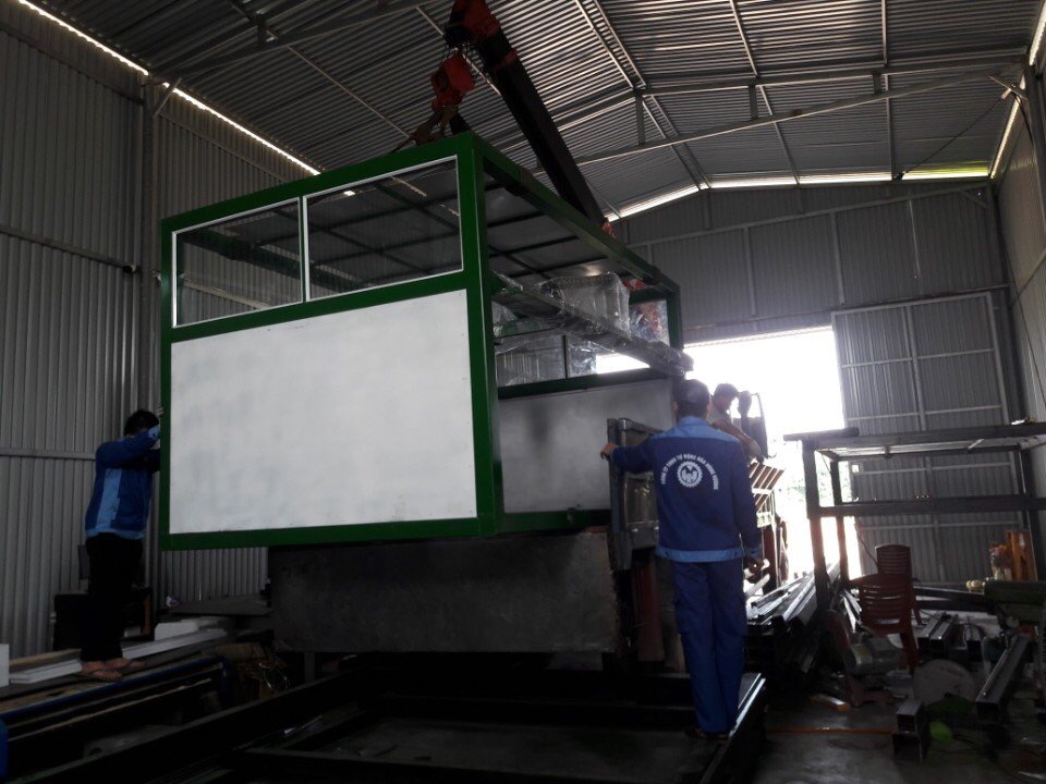 Máy phun sơn tự động 