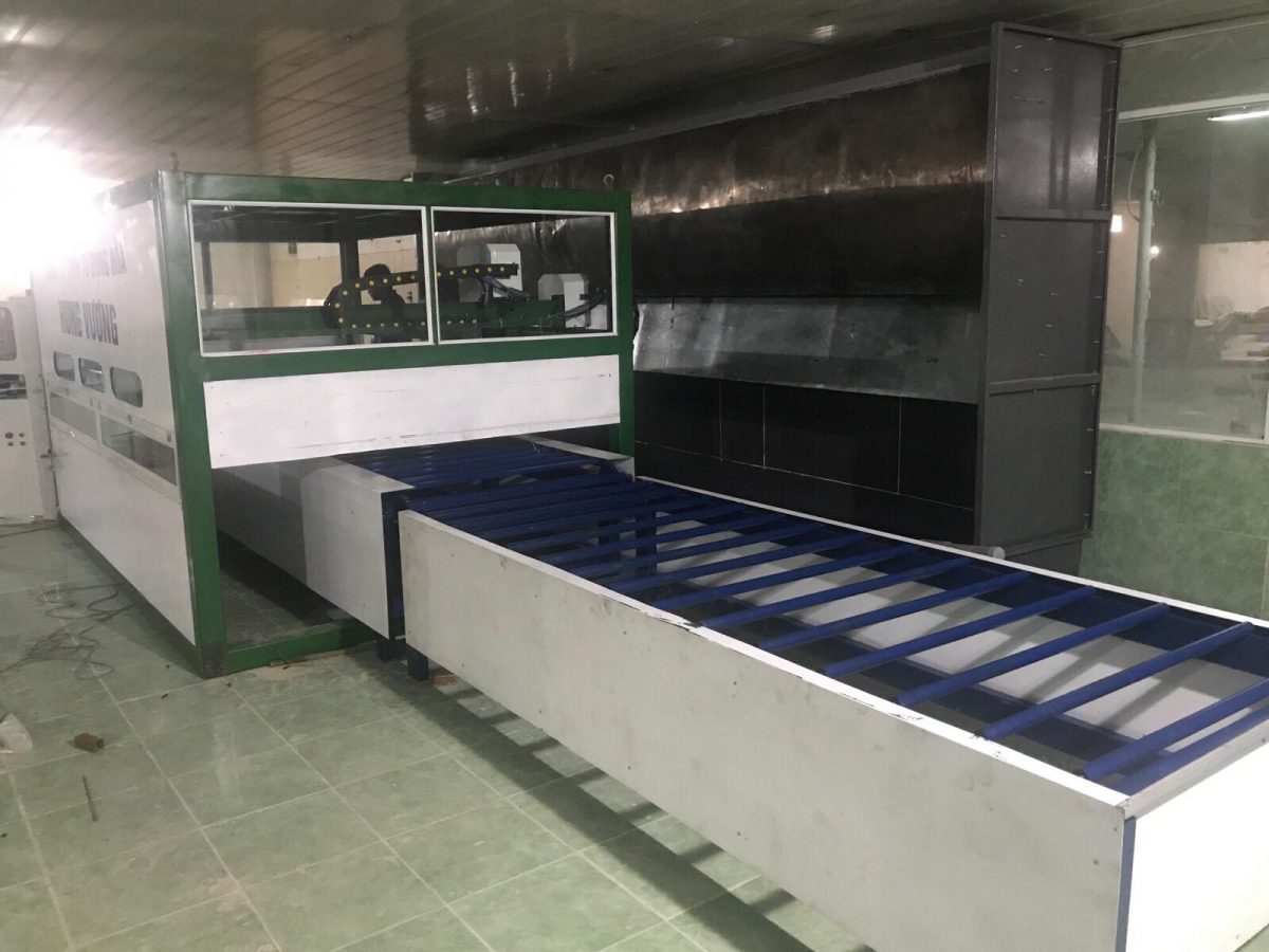 Máy phun sơn tự động 