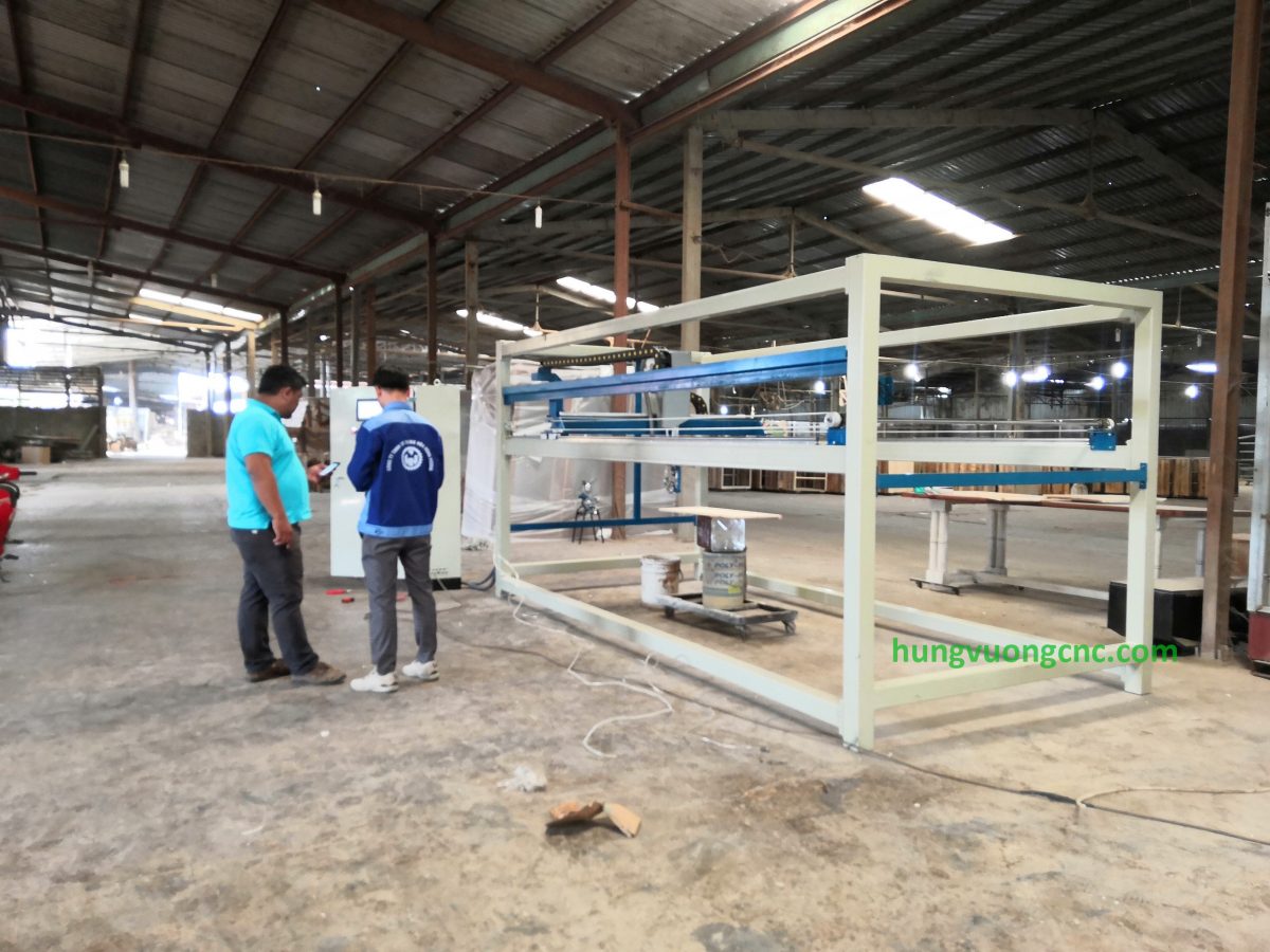 Máy phun sơn tự động 