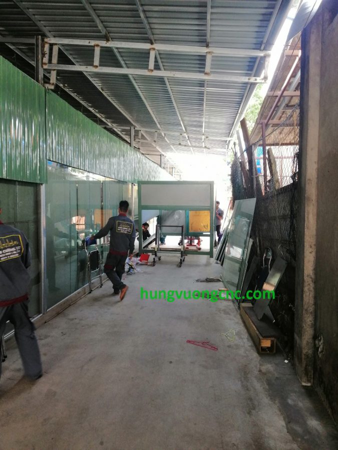 Máy phun sơn tự động 