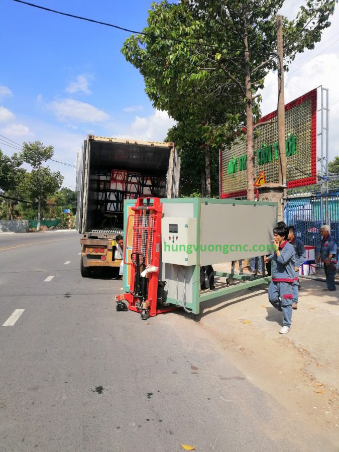 Máy phun sơn tự động 