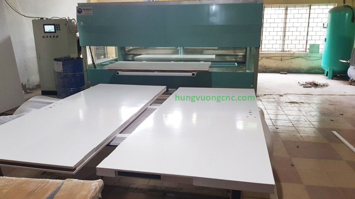 Máy phun sơn tự động 