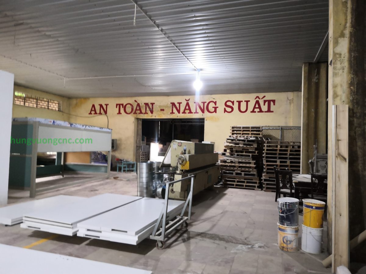 Máy phun sơn tự động 