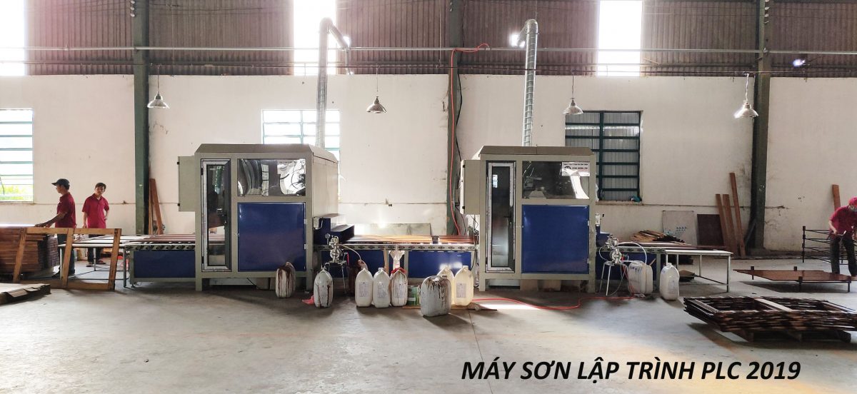 Máy phun sơn tự động 